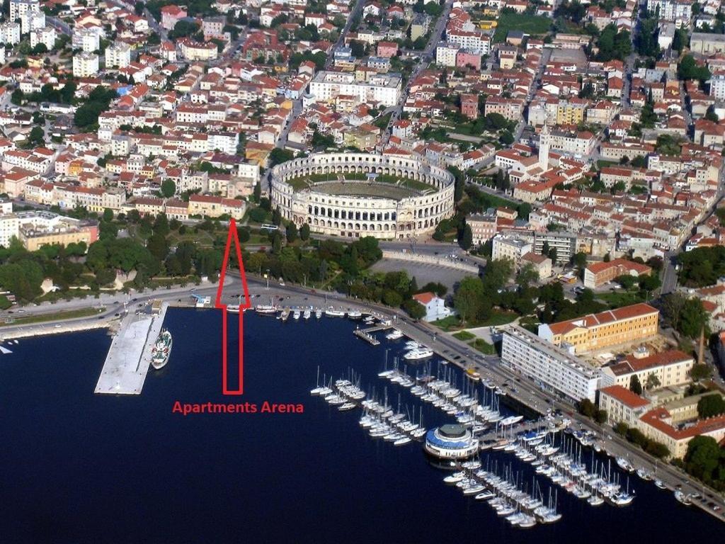 Apartments Arena プーラ エクステリア 写真